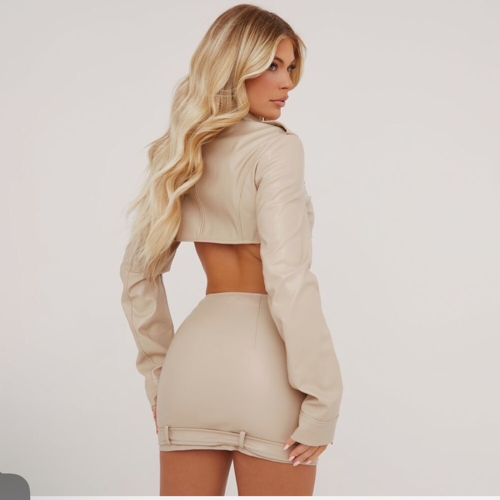 EGO Women's Cream Leather 2-Piece Set - Picture 5 of 5